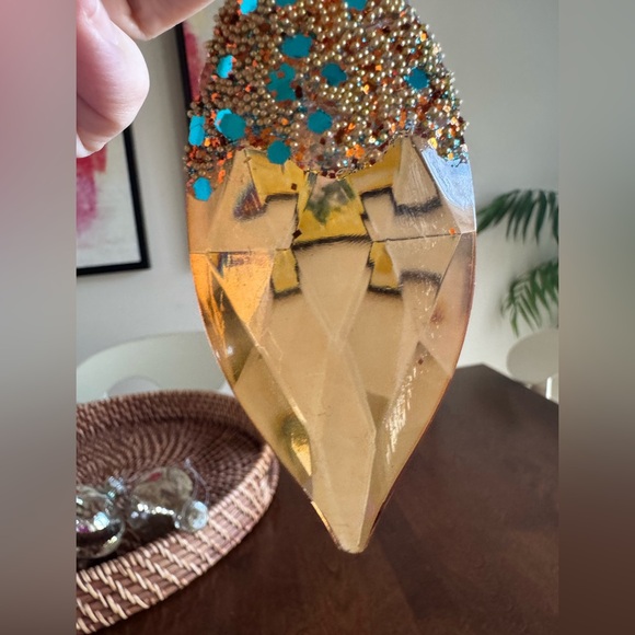 Amber faceted Christmas ornament - Picture 2 of 4